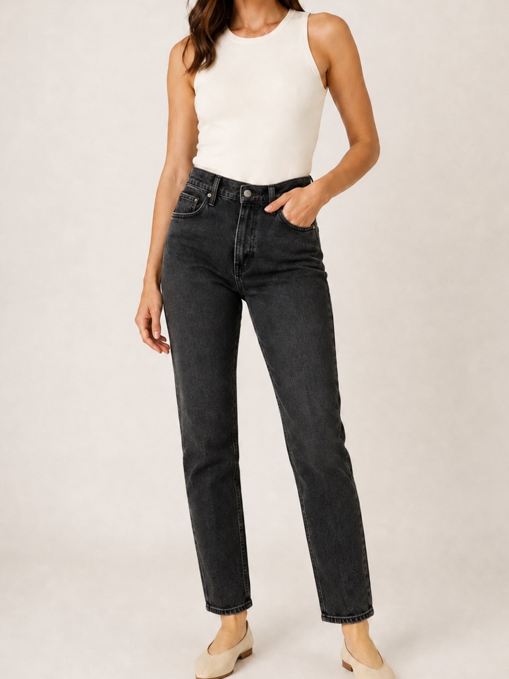 Abercrombie & Fitch Ultra High Rise 90s Straight Jean 28 6 Short Black